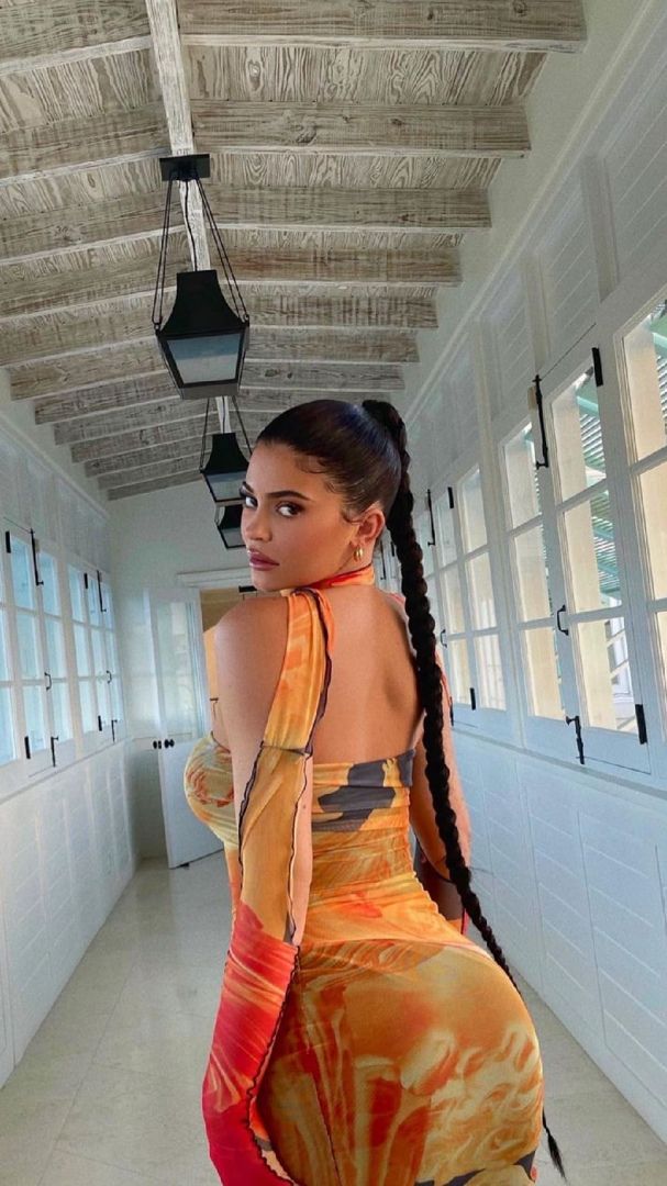 Access_Kardashian_190.jpg