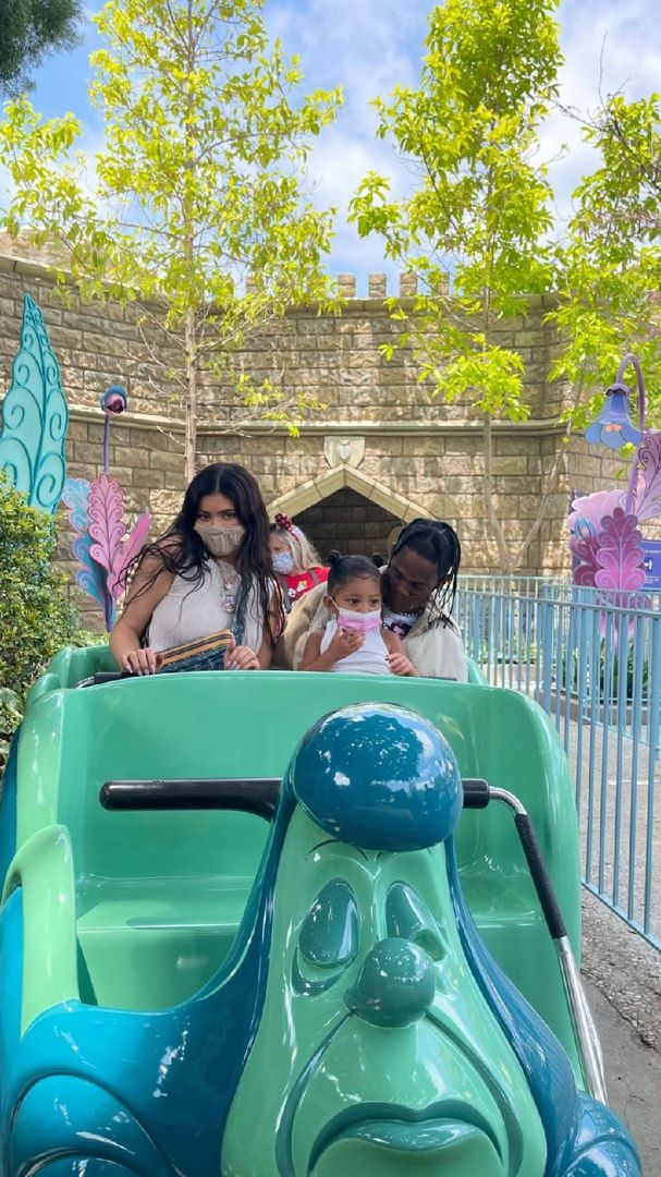 Access_Kardashian_196.jpg