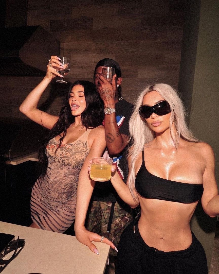 Access_Kardashians_003.jpg