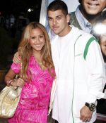 Access_Kardashian_01.jpg