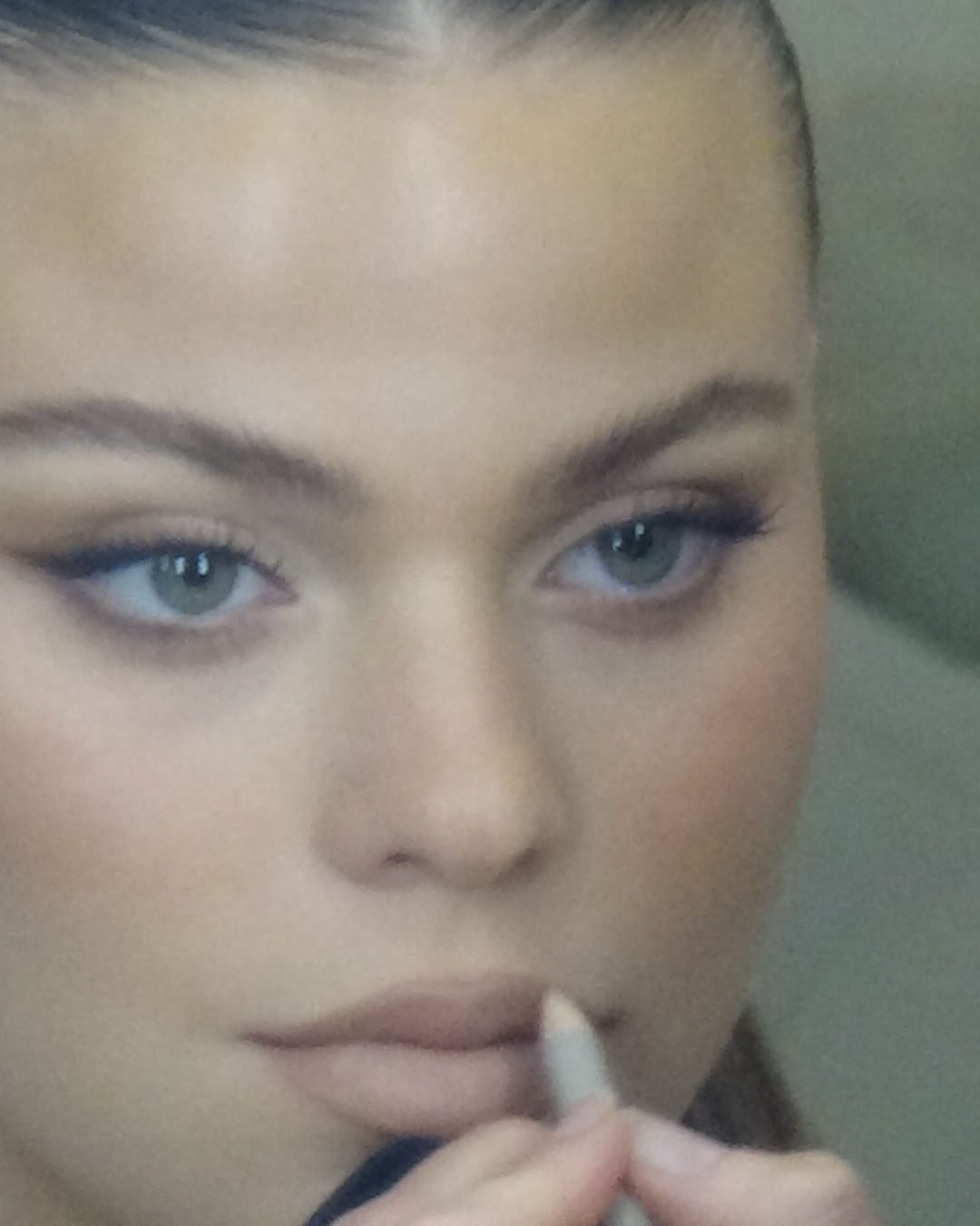 Access_Kardashian_4~2.jpg