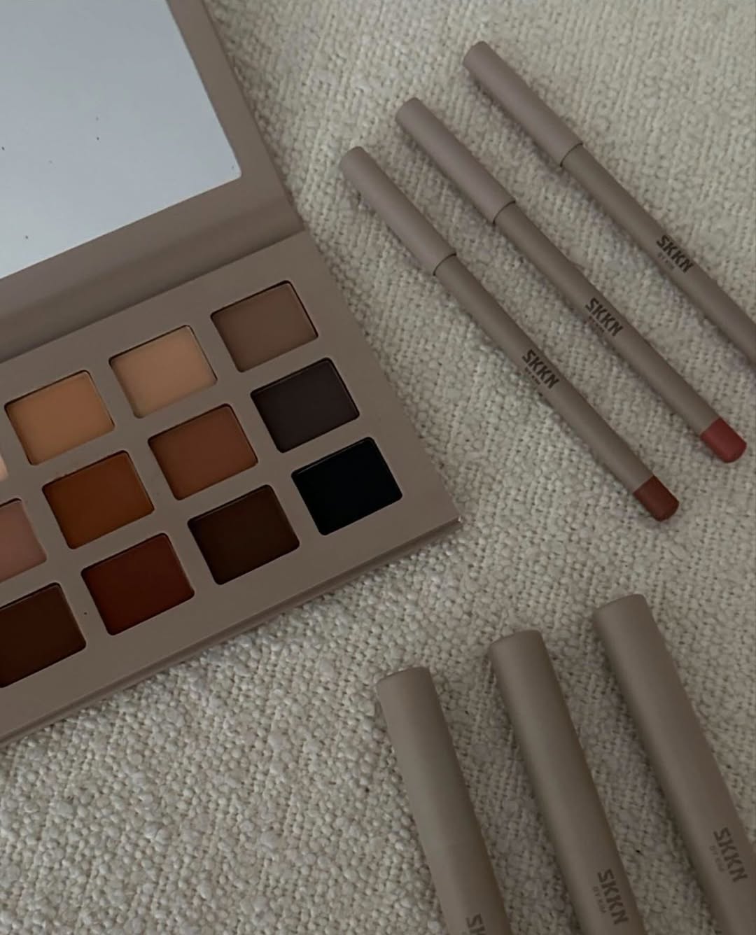 Access_Kardashian_3.jpg
