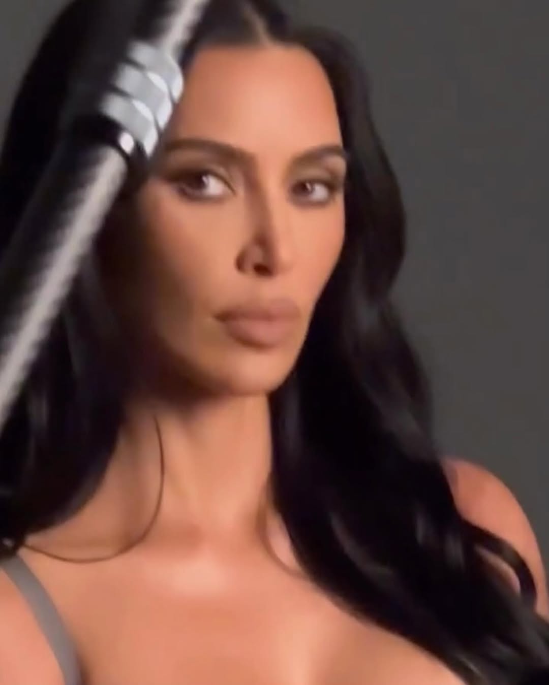 Access_Kardashian_1~0.jpg