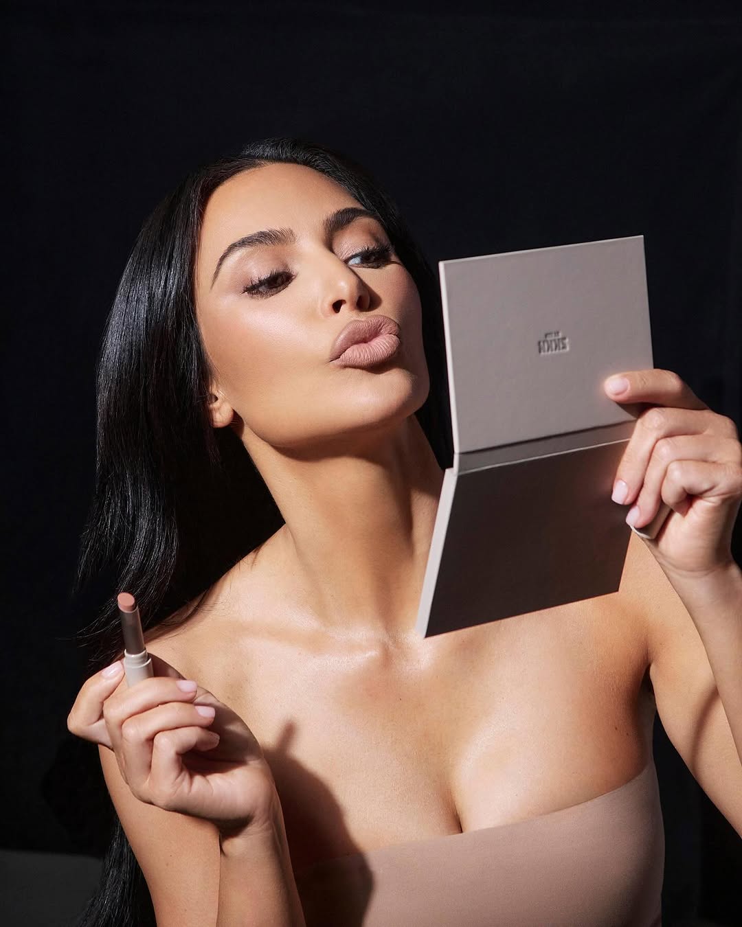 Access_Kardashian_1~1.jpg