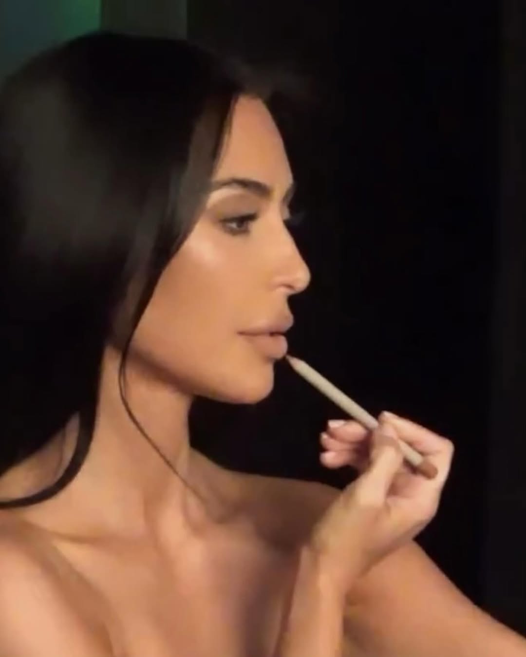 Access_Kardashian_3~1.jpg