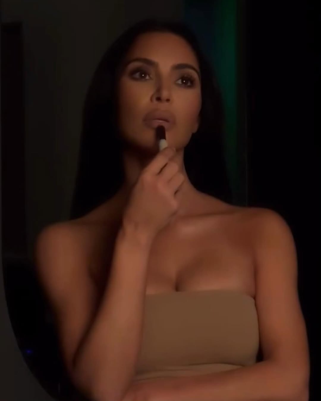 Access_Kardashian_4~1.jpg