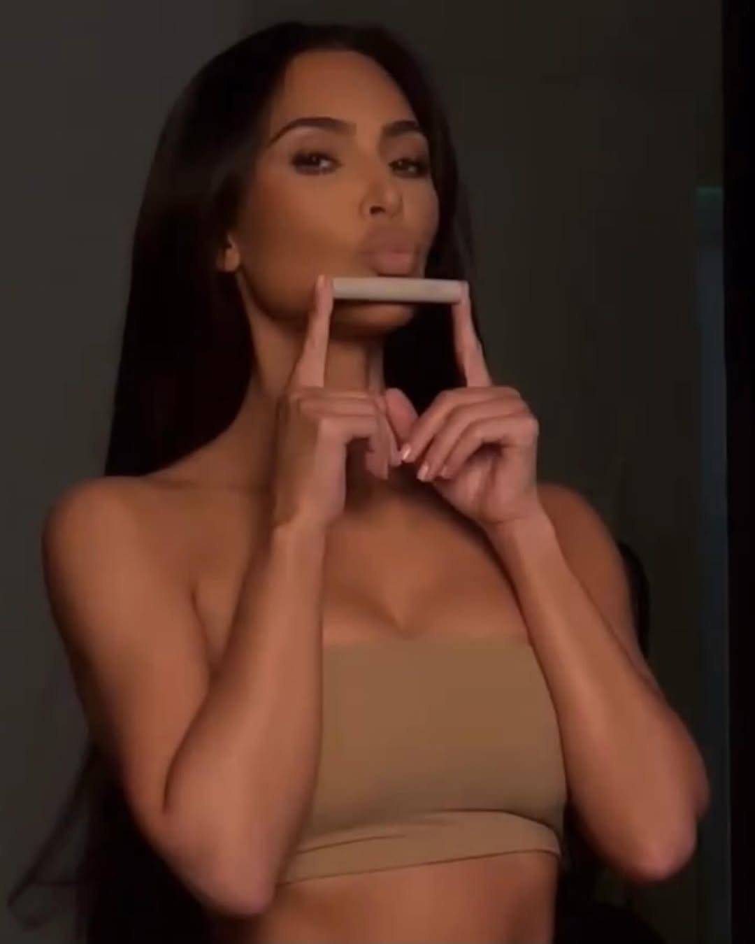 Access_Kardashian_7~0.jpg