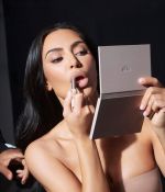 Access_Kardashian_2~2.jpg
