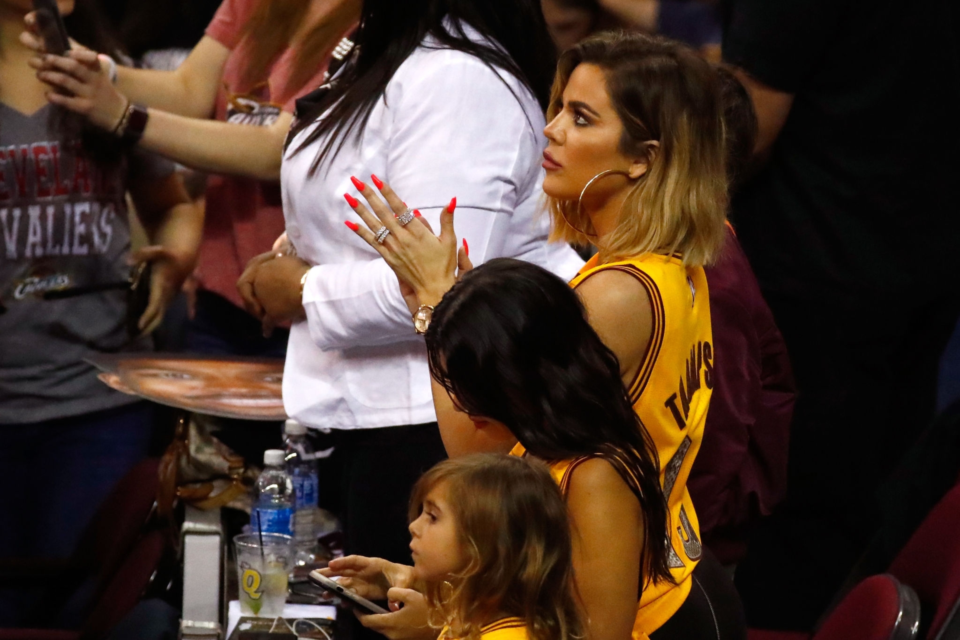 Access_Kardashian_3.jpg