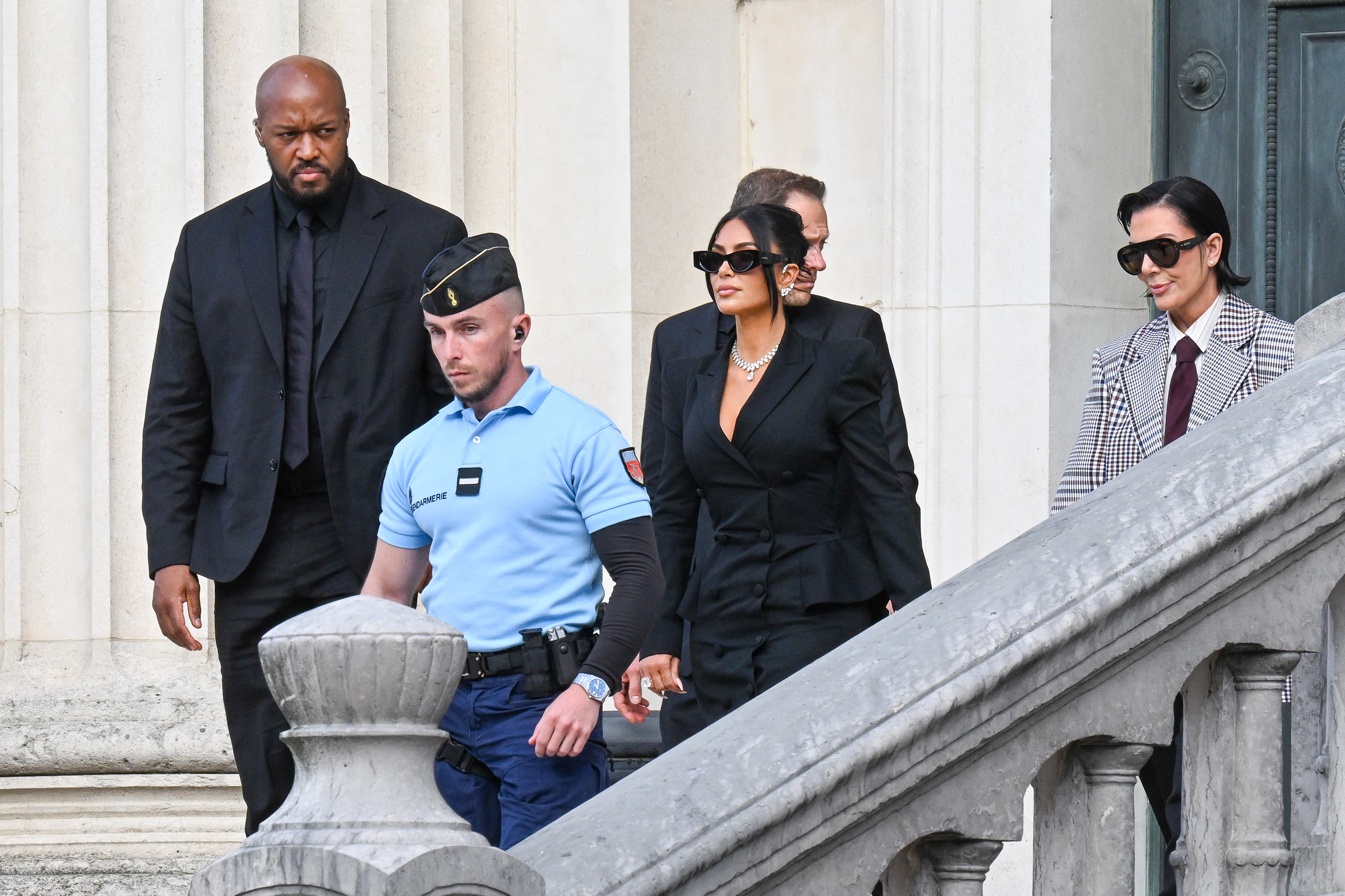 Access_Kardashian_46~0.jpg