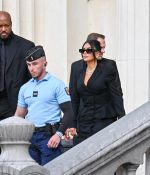 Access_Kardashian_46~0.jpg