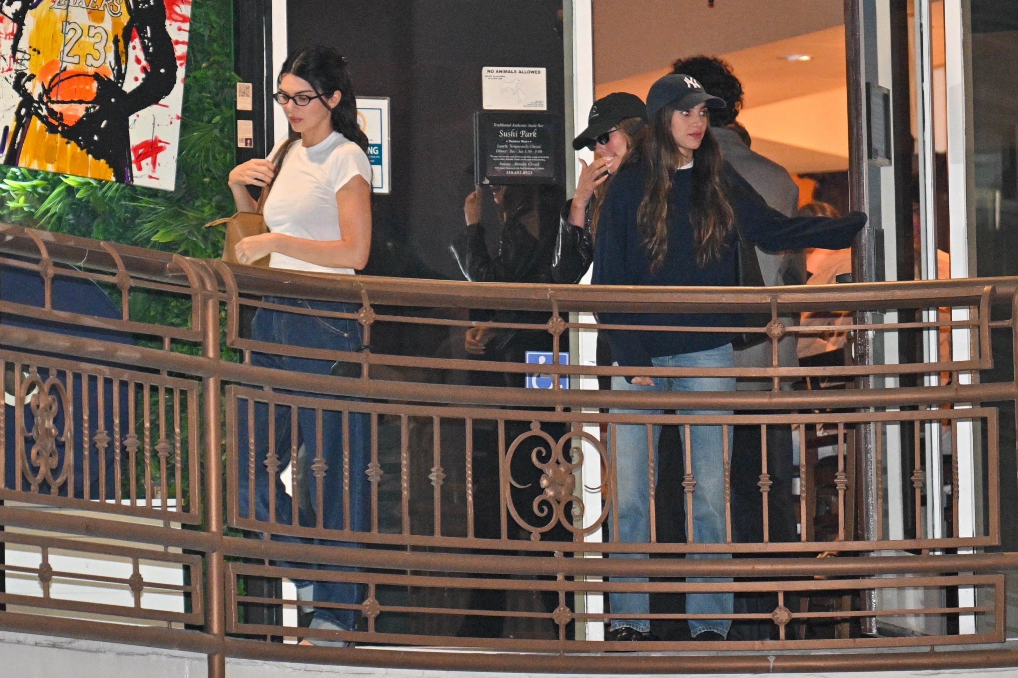Access_Kardashian_384.jpg