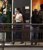 Access_Kardashian_180.jpg