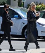 Access_Kardashian_3.jpg