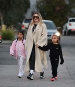 Access_Kardashian_90.jpg