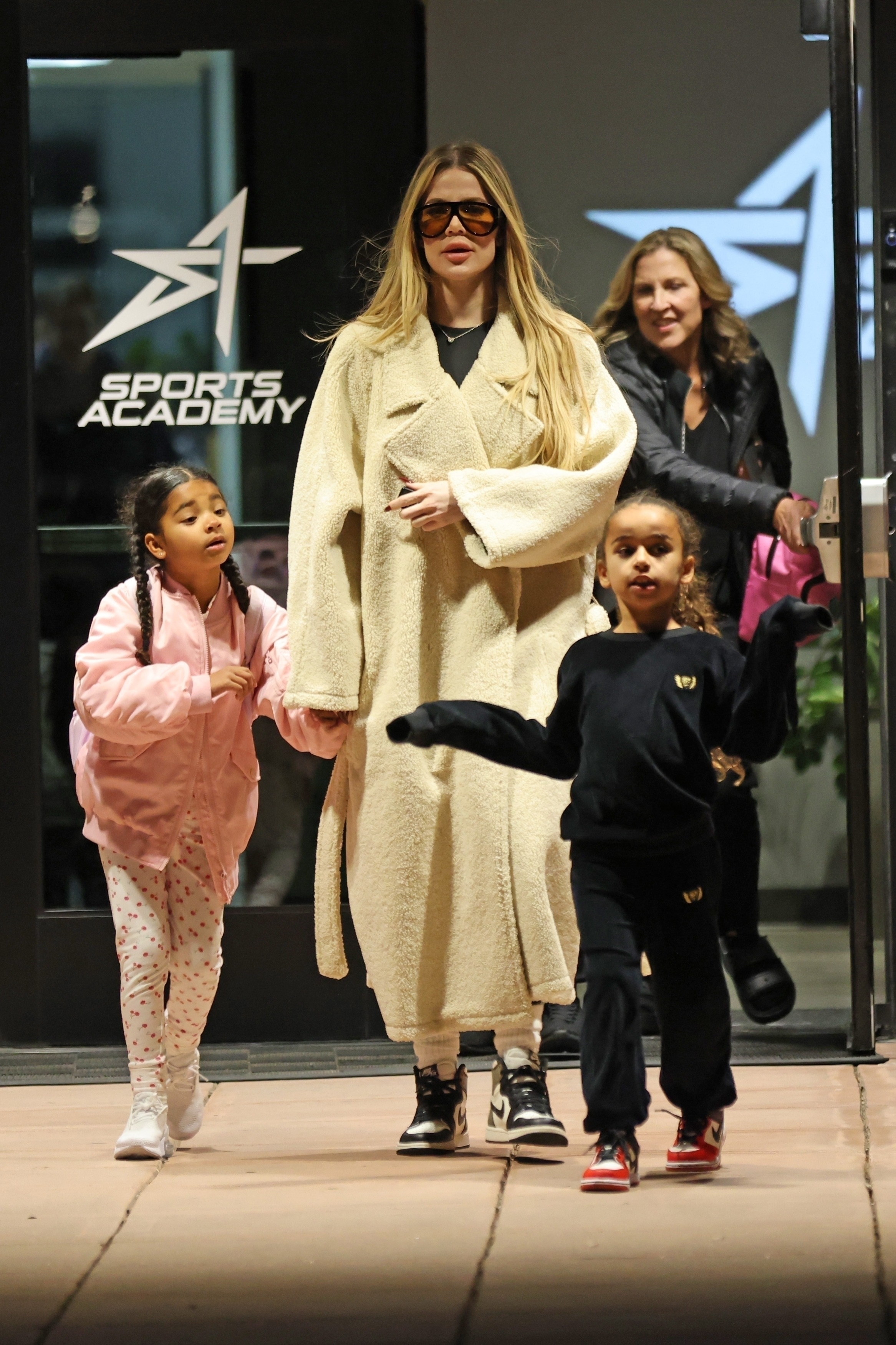 Access_Kardashian_12.jpg