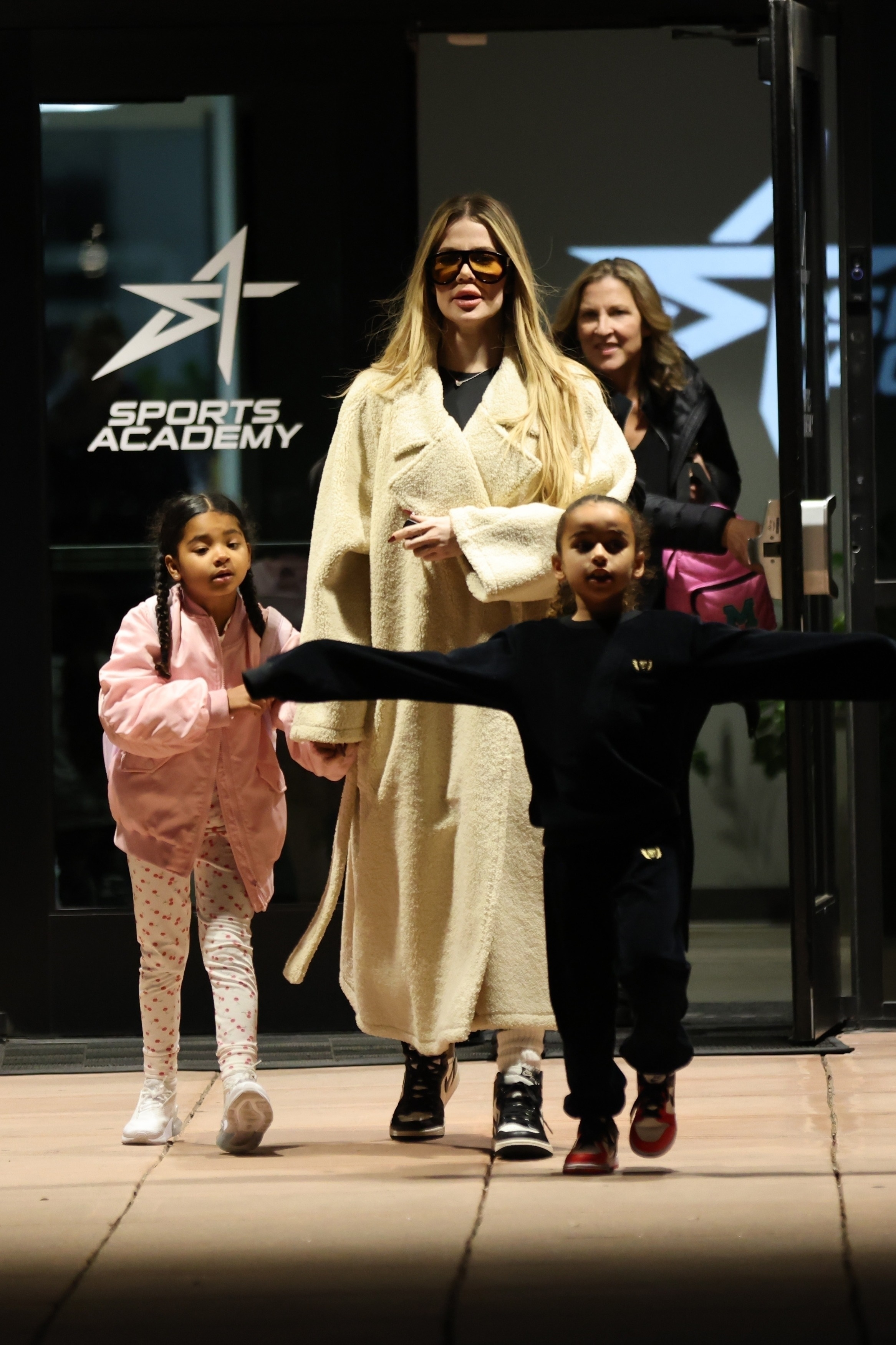 Access_Kardashian_14.jpg