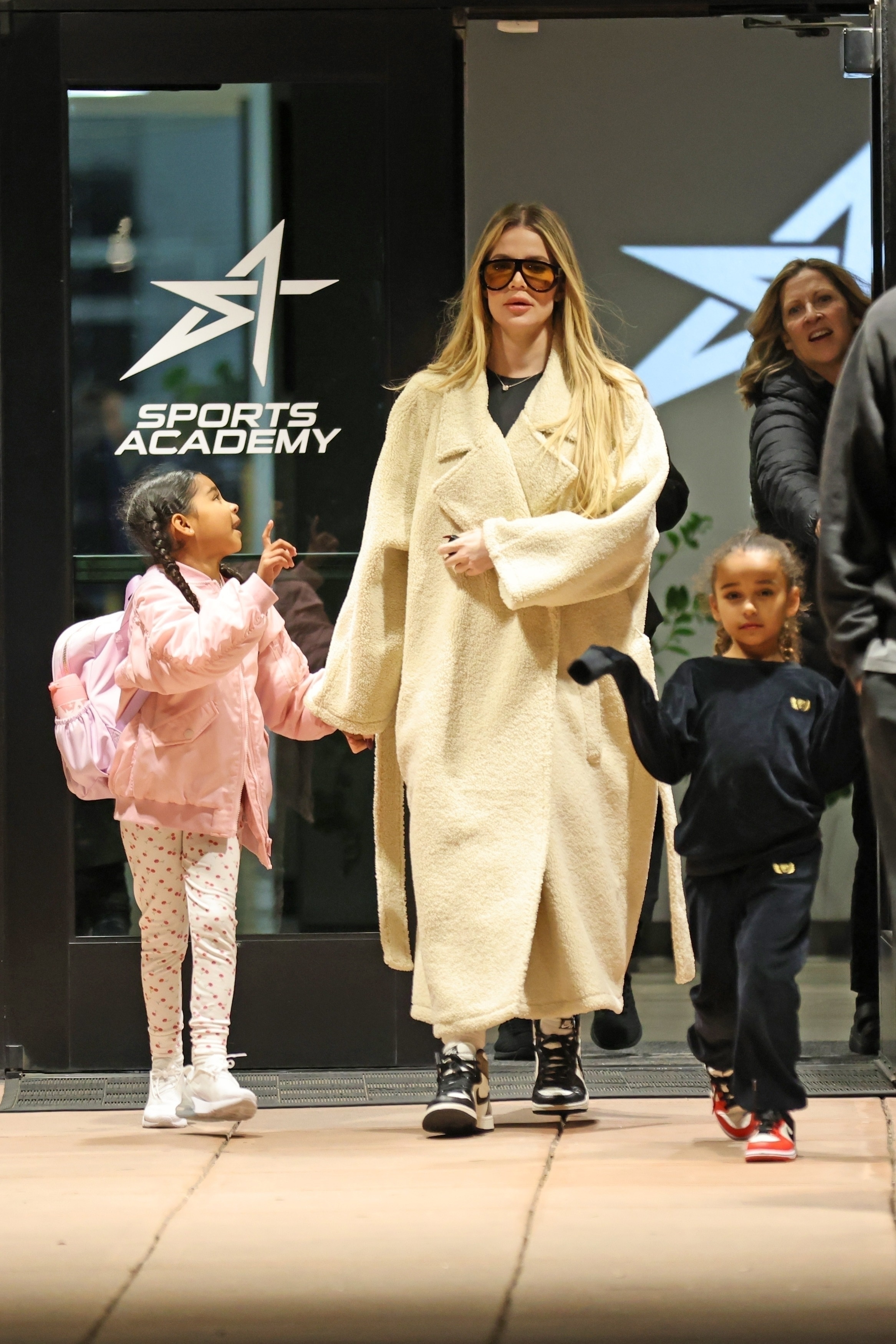Access_Kardashian_2.jpg