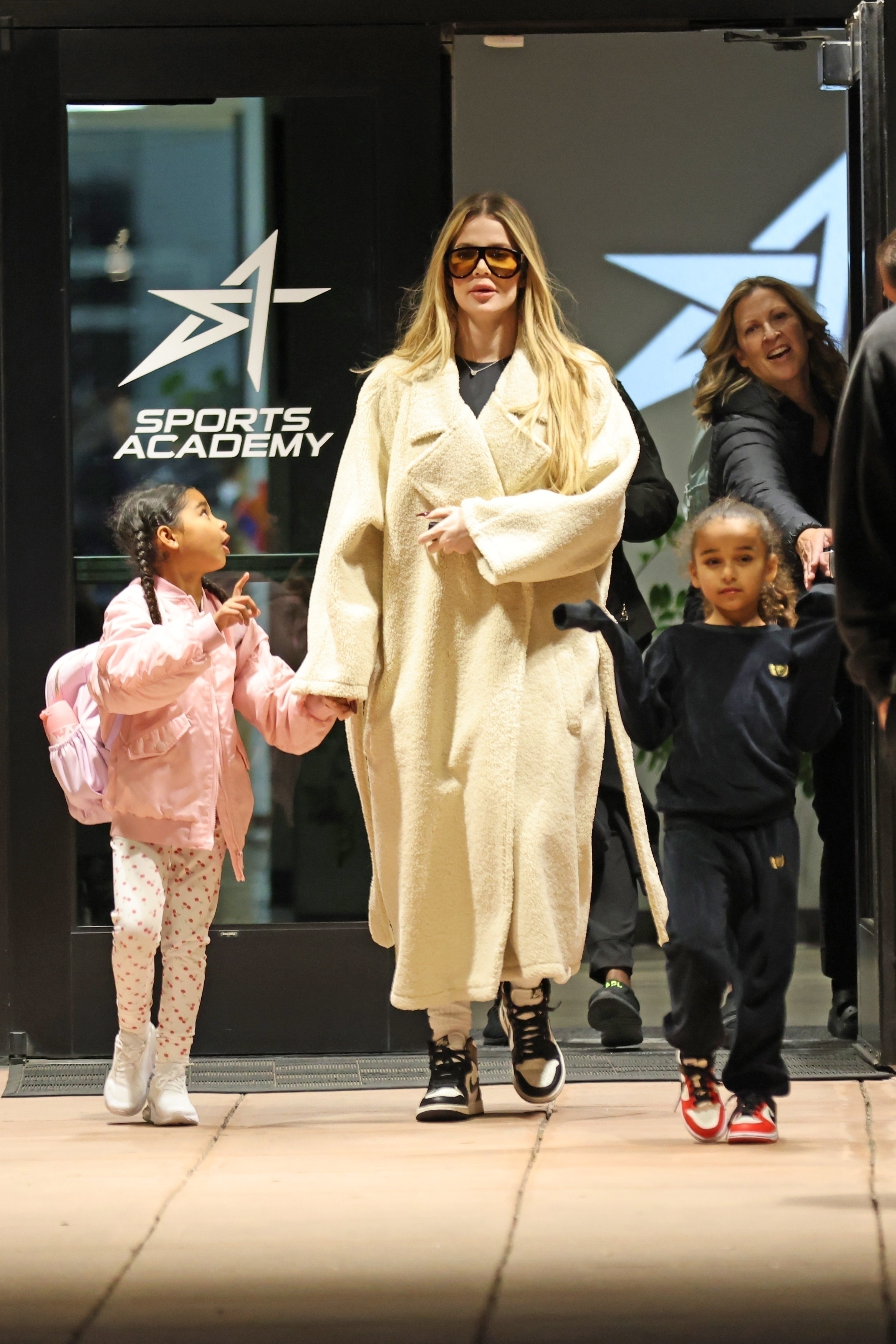 Access_Kardashian_4.jpg