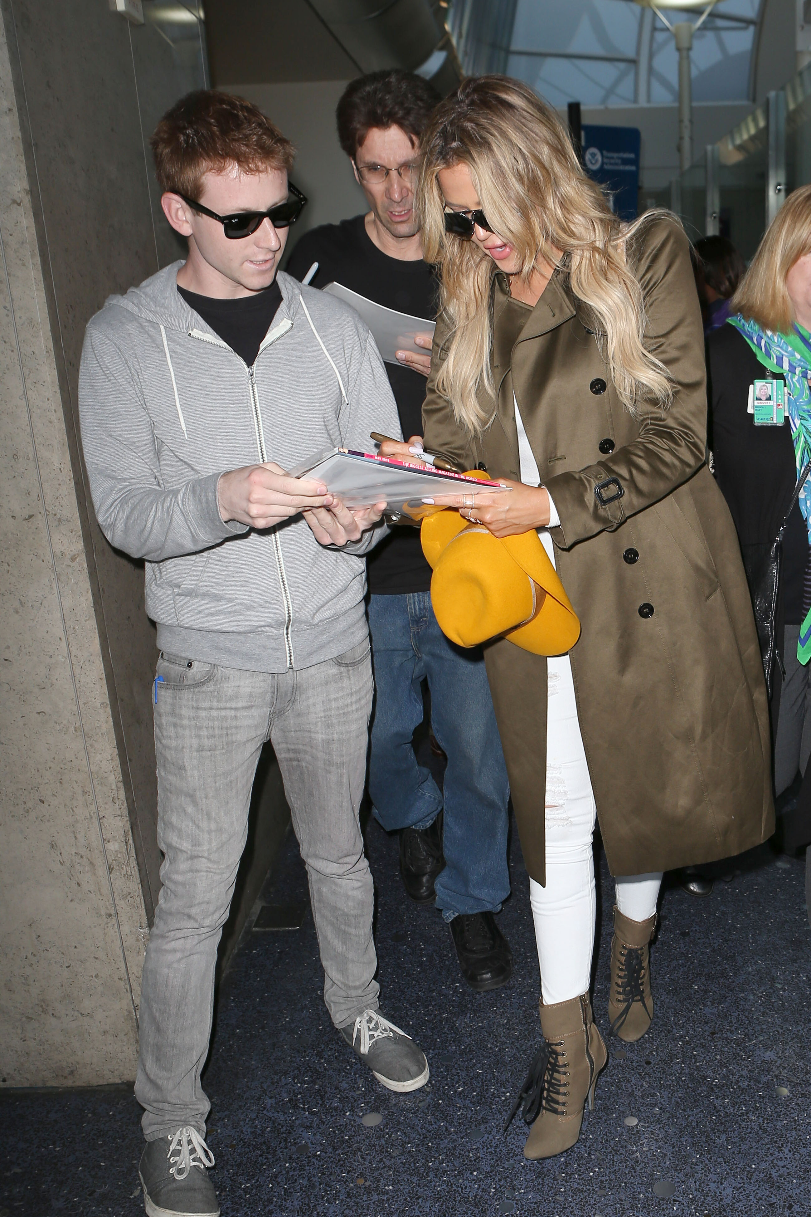 Access_Kardashian_90.jpg