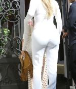 Access_Kardashian_40.jpg