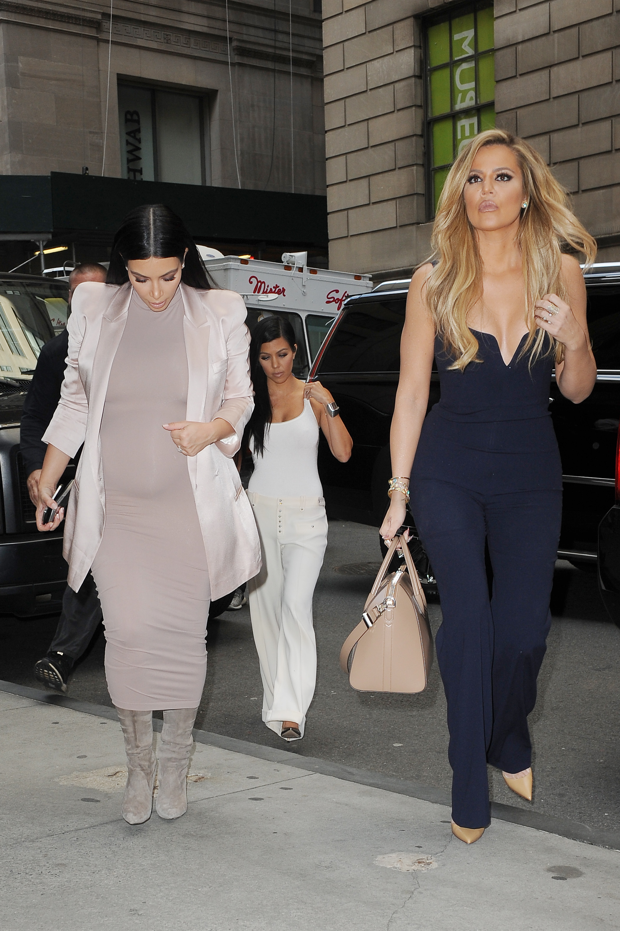 Access_Kardashian_11.jpg