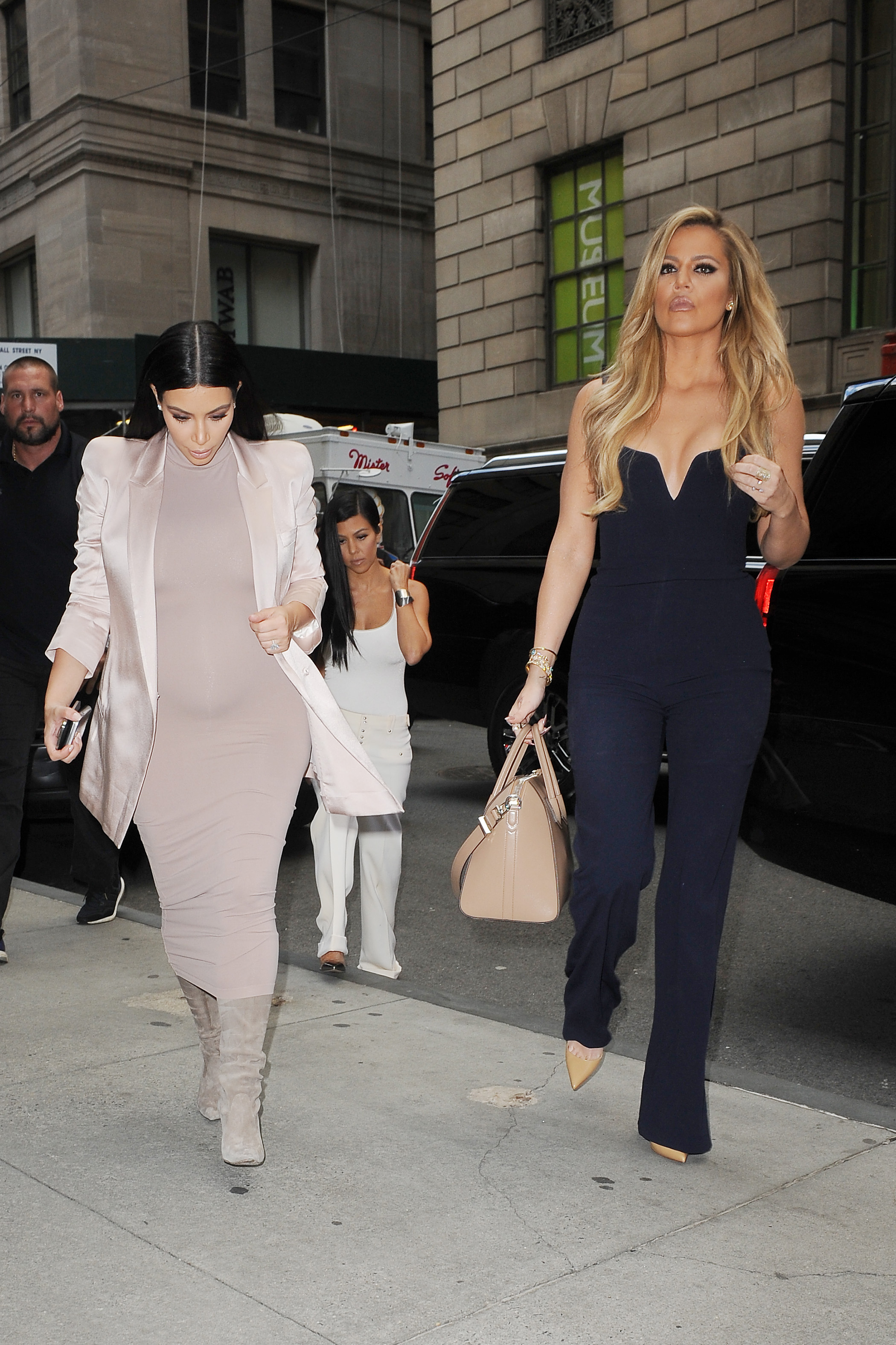 Access_Kardashian_24.jpg