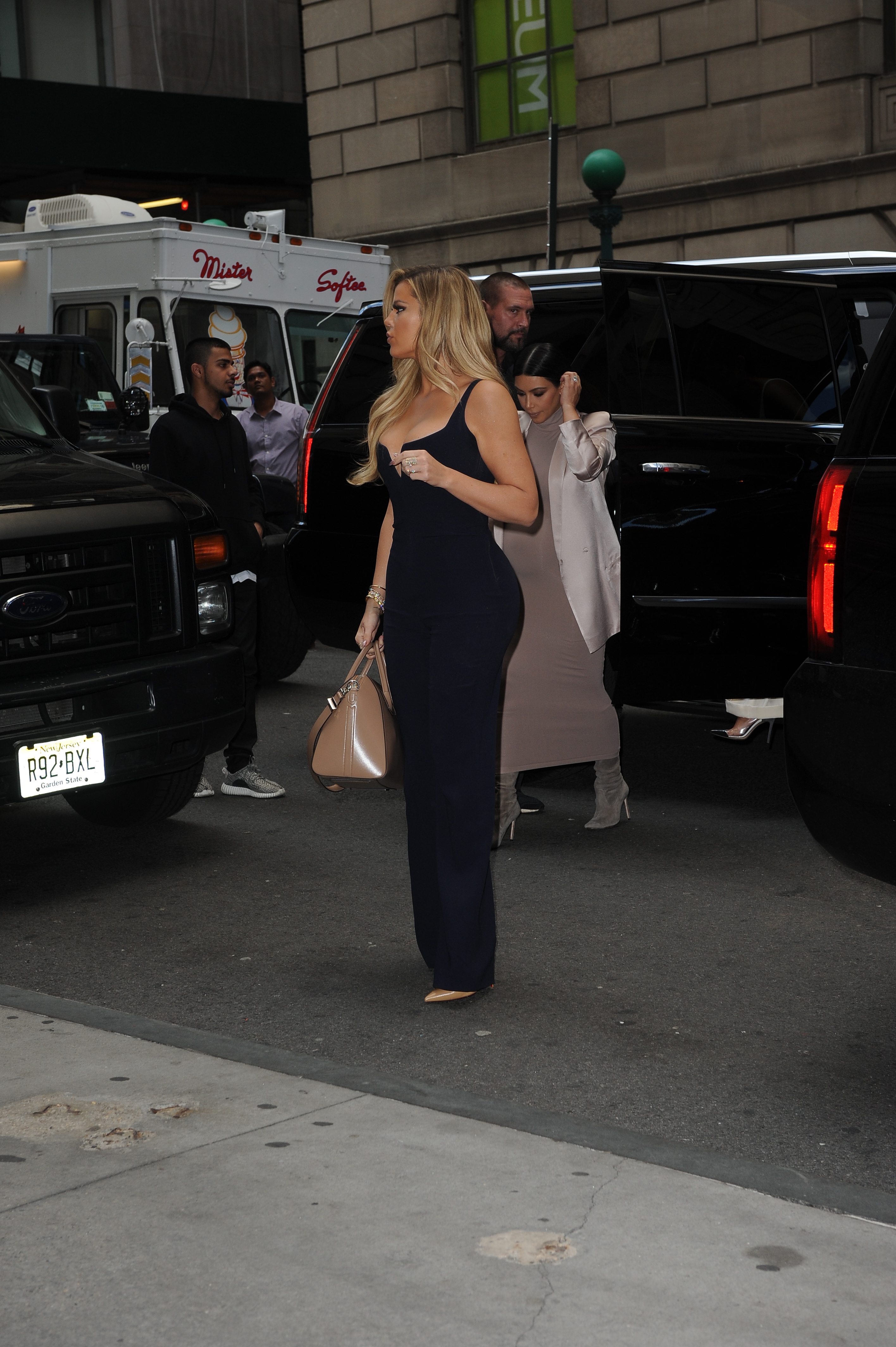 Access_Kardashian_6.jpg