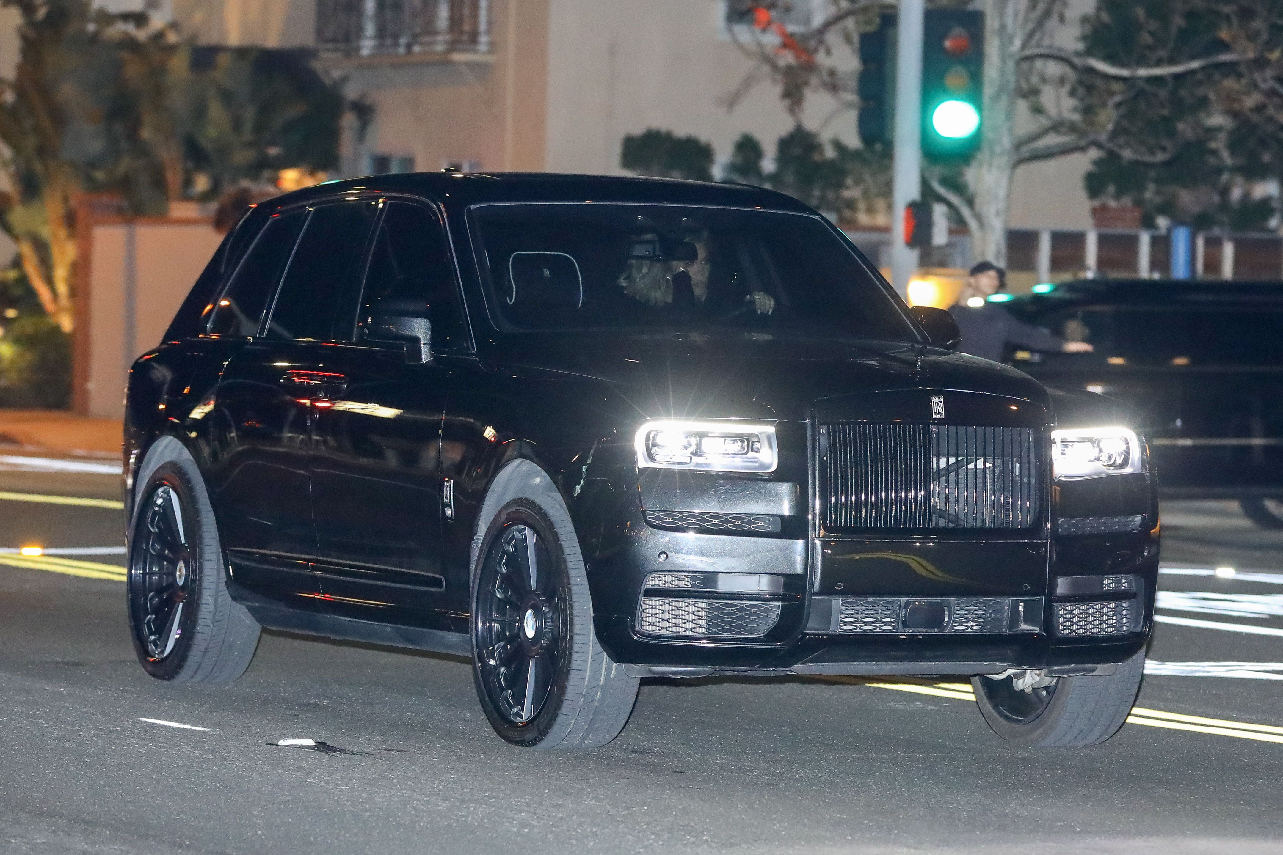 Access_Kardashian_002~0.jpg