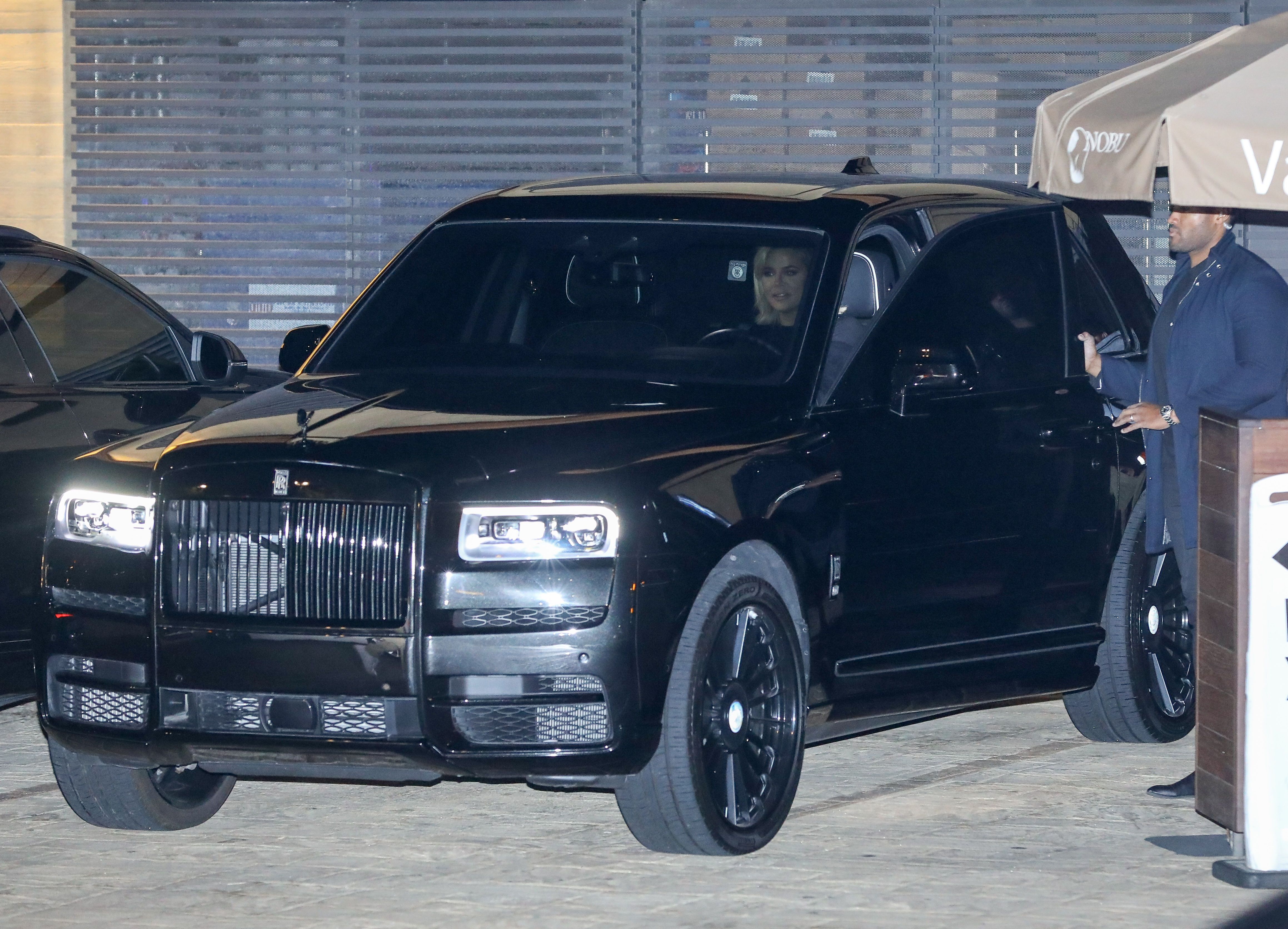 Access_Kardashian_005~0.jpg