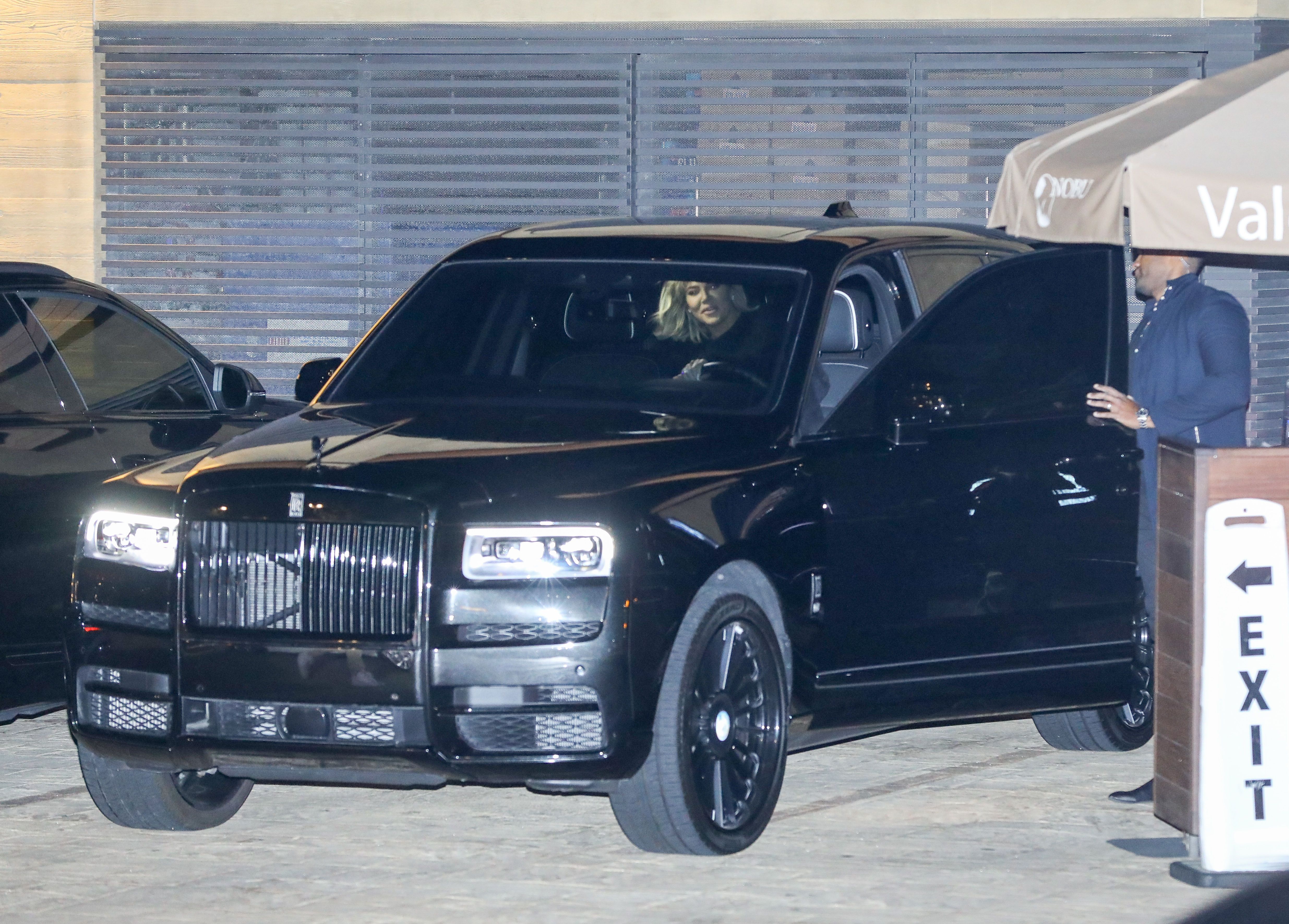 Access_Kardashian_007~0.jpg