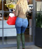 Access_Kardashian_4.jpg