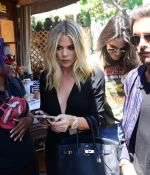 Access_Kardashian_114.jpg