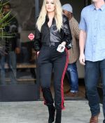 Access_Kardashian_17.jpg