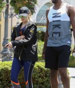 Access_Kardashian_1.jpg