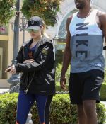 Access_Kardashian_4.jpg