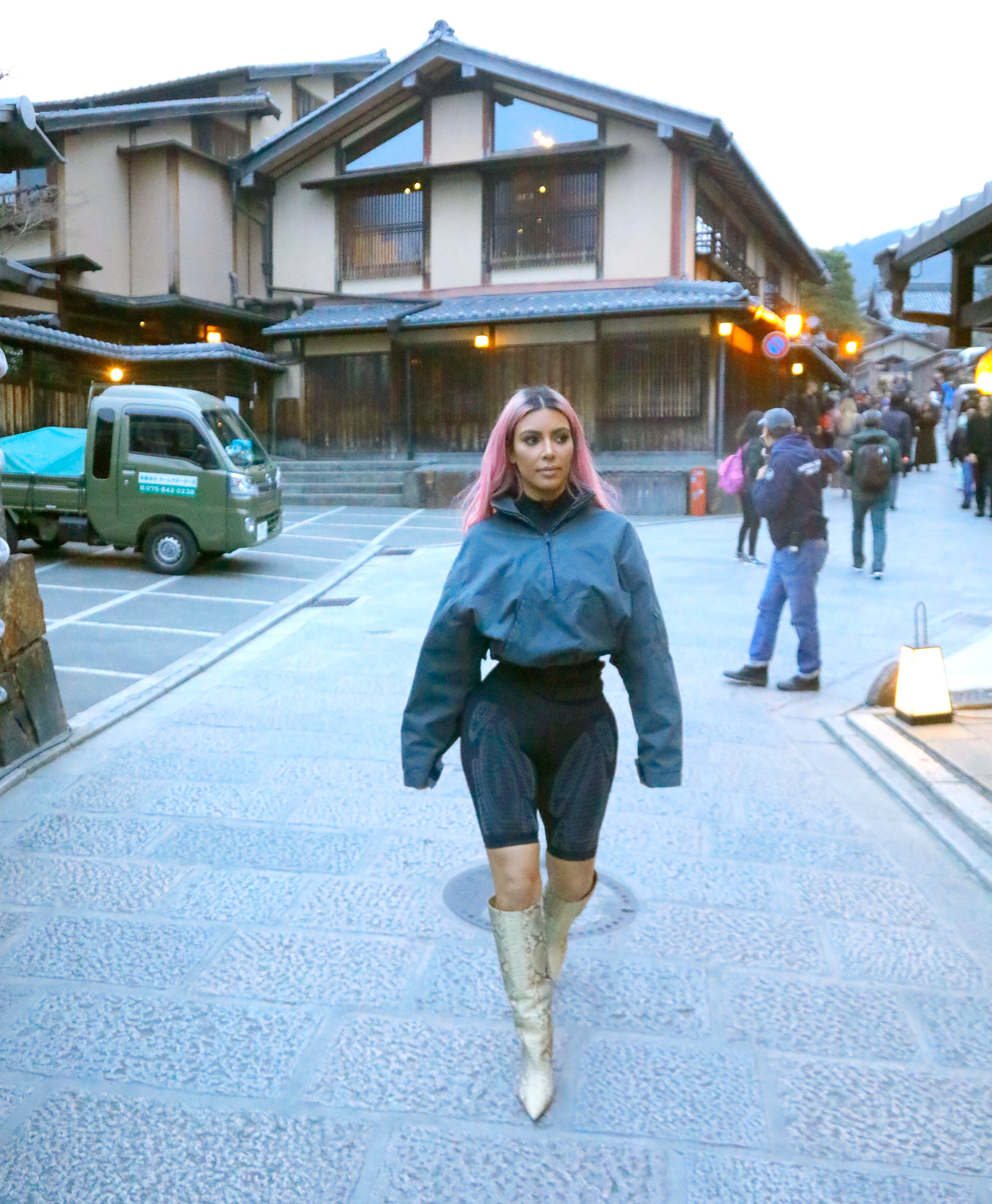 Access_Kardashian_4.jpg