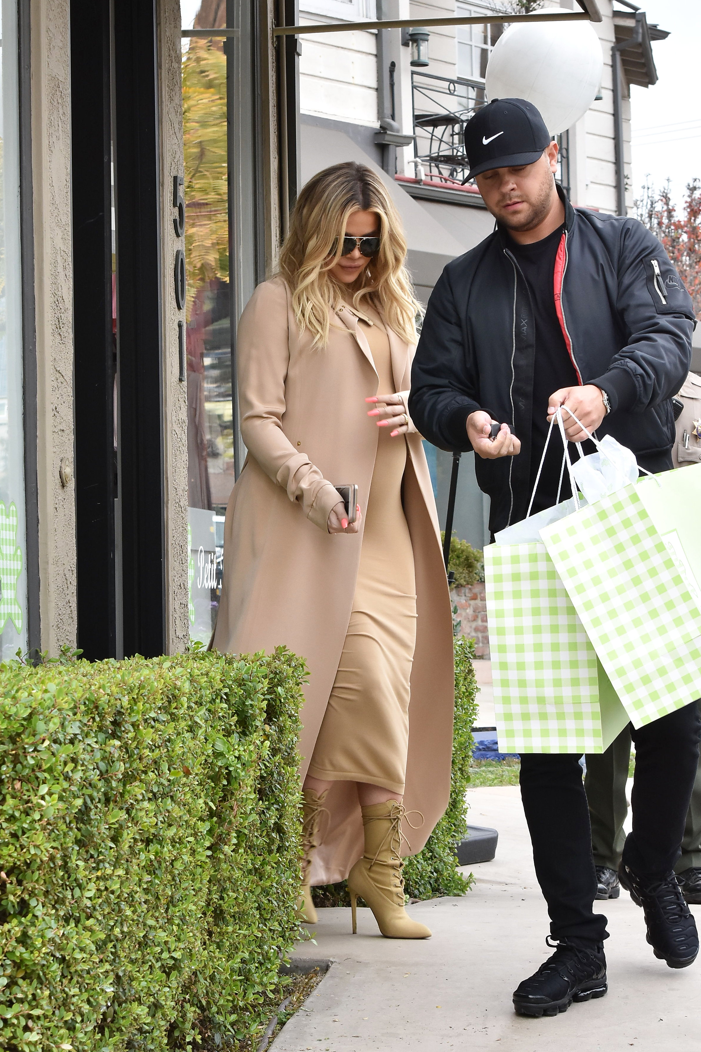 Access_Kardashian_3.jpg