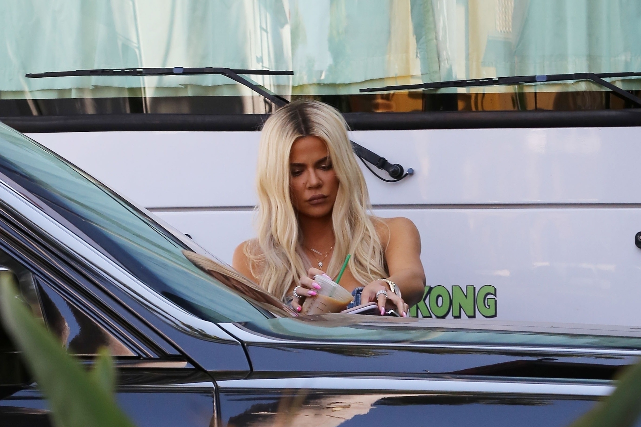 Access_Kardashian_4.jpg