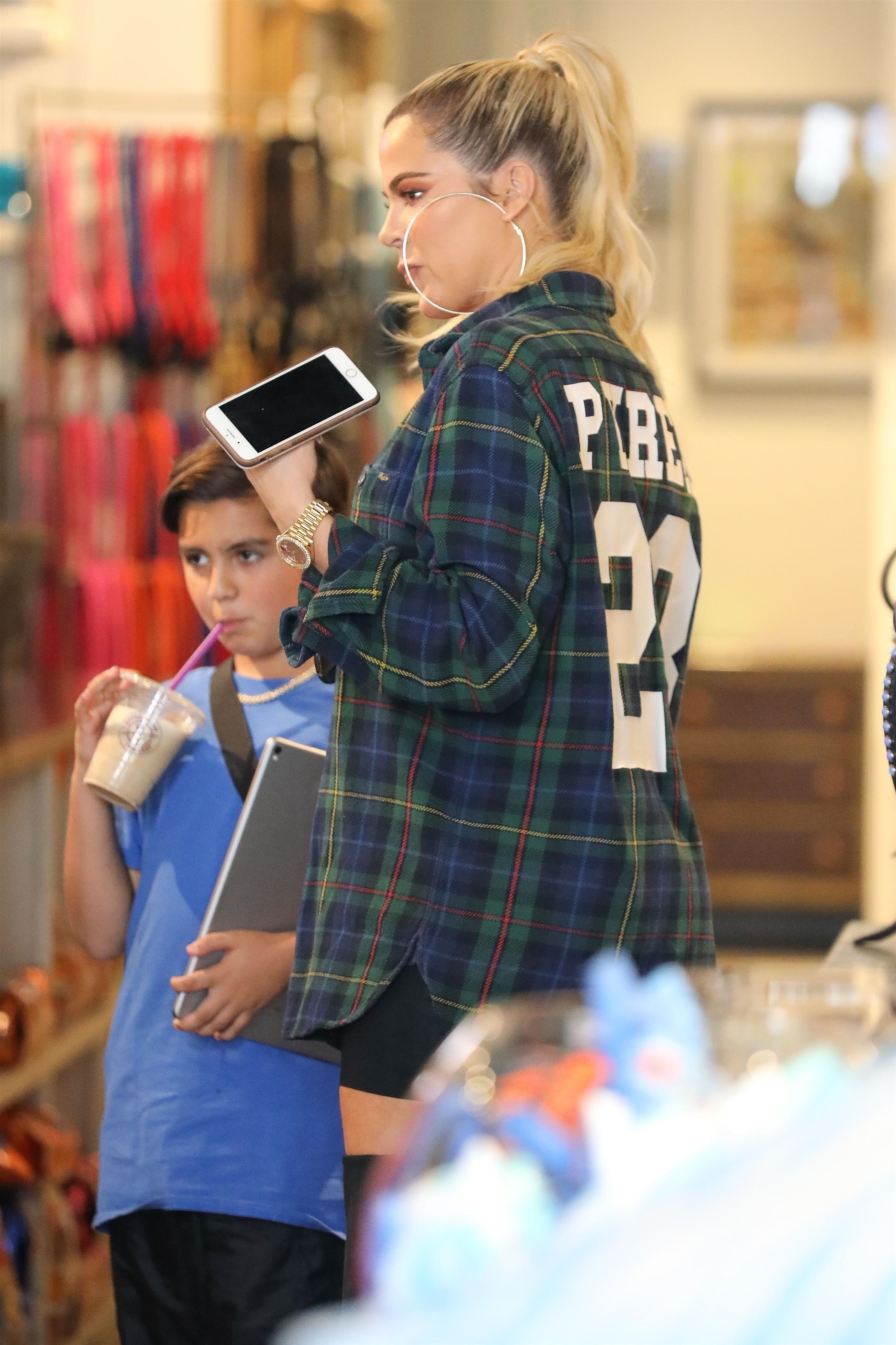 Access_Kardashian_93.jpg
