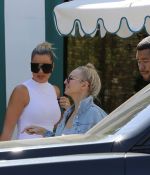 Access_Kardashian_4.jpg