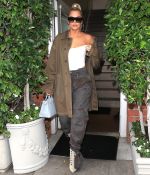 Access_Kardashian_34.jpg