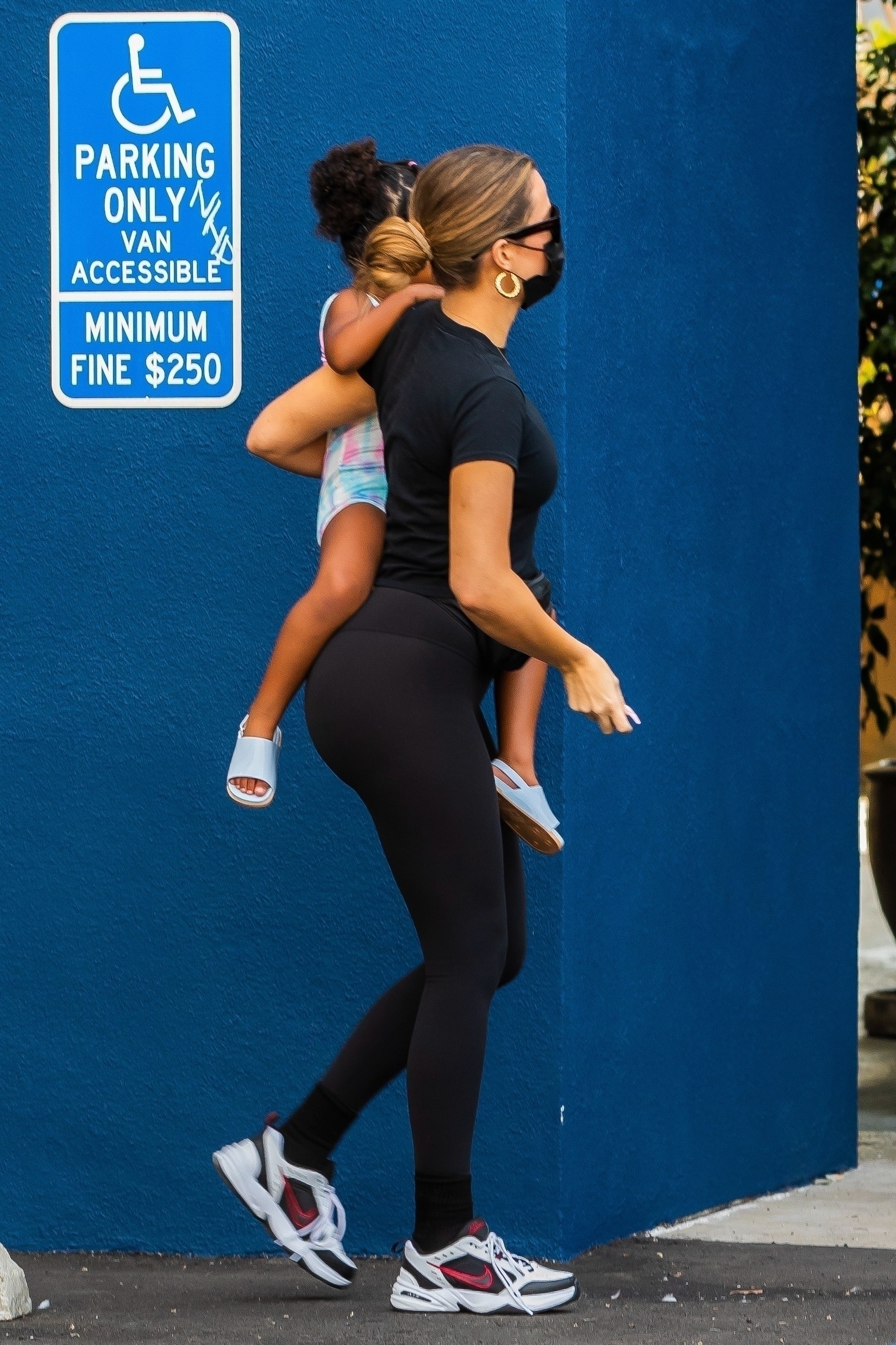Access_Kardashian_12.jpg