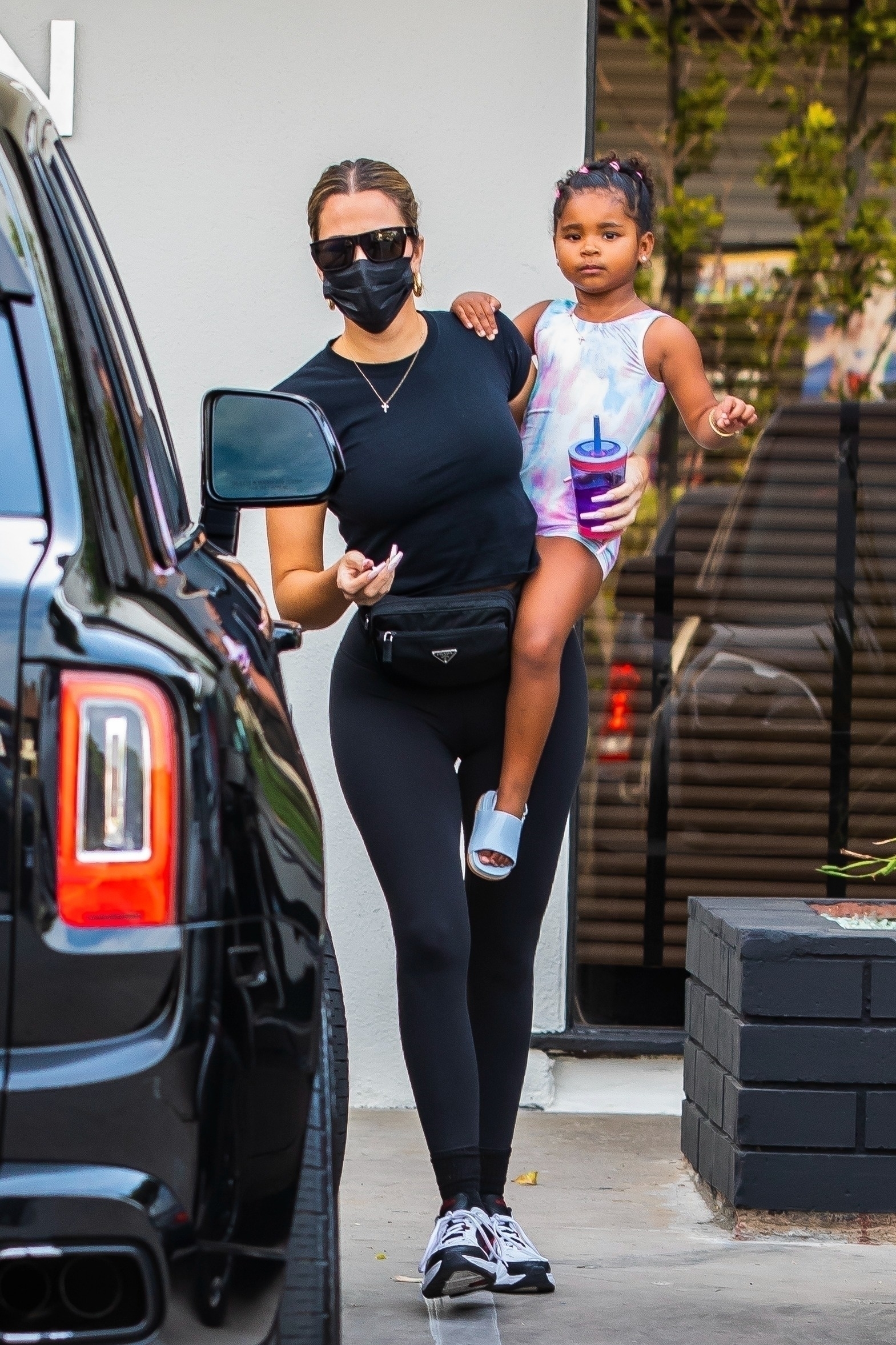 Access_Kardashian_2.jpg