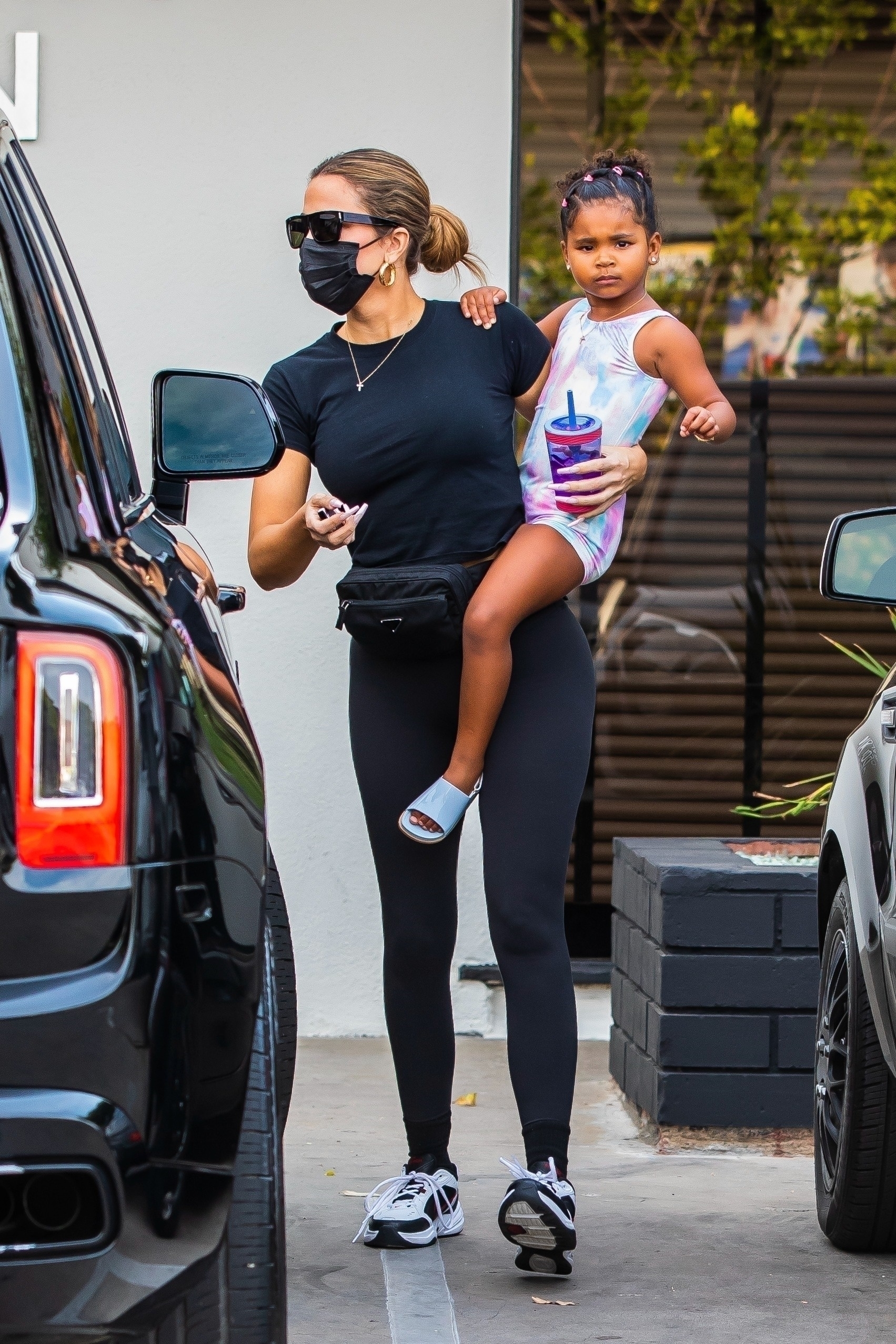 Access_Kardashian_3.jpg