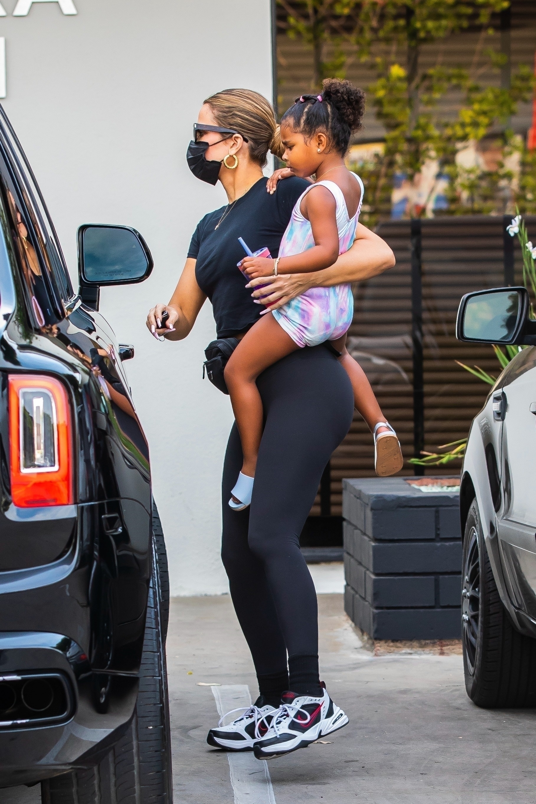 Access_Kardashian_4.jpg