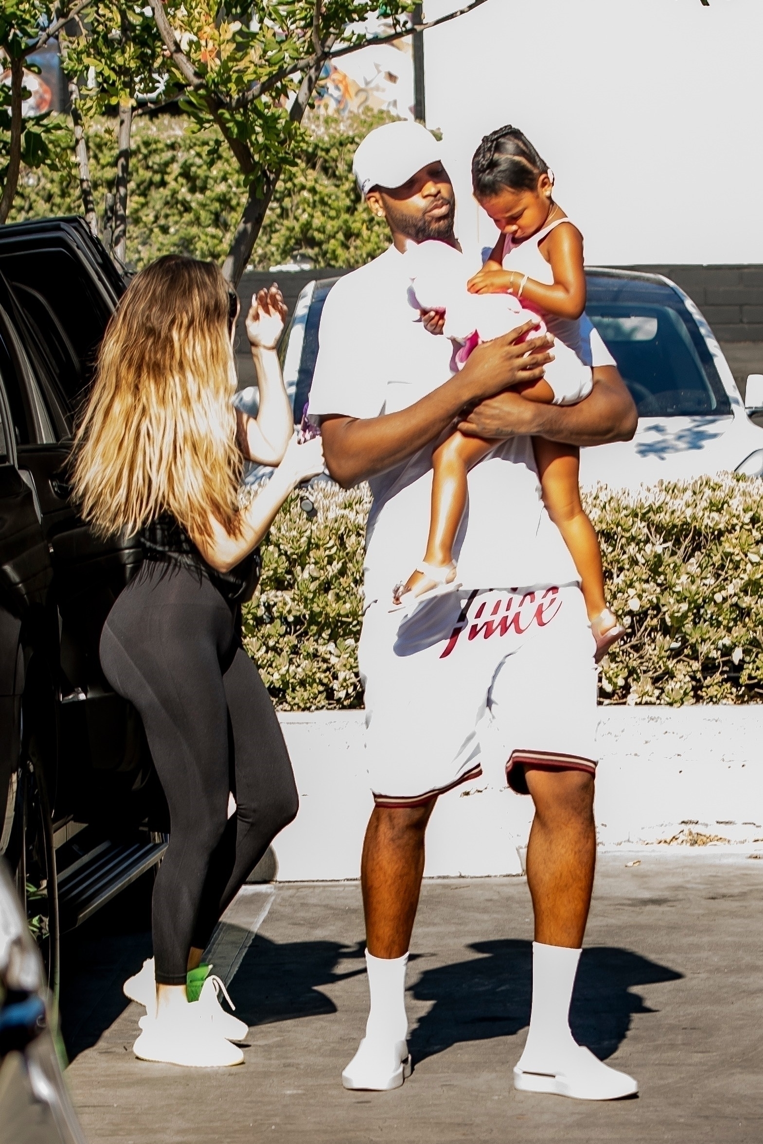 Access_Kardashian_1.jpg