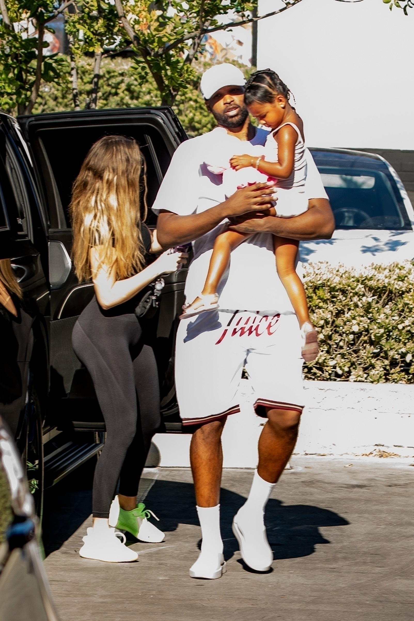 Access_Kardashian_3.jpg