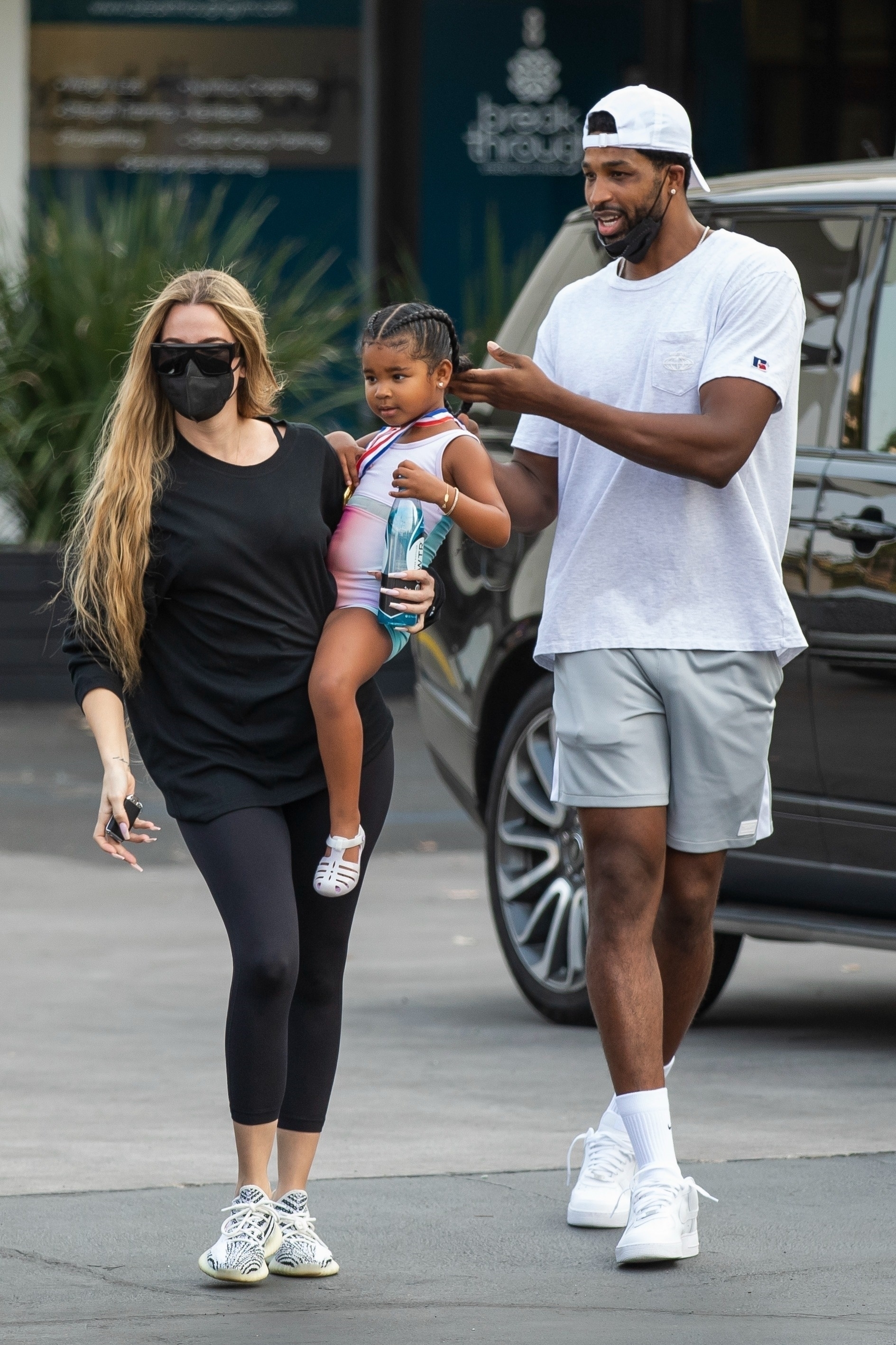 Access_Kardashian_1.jpg