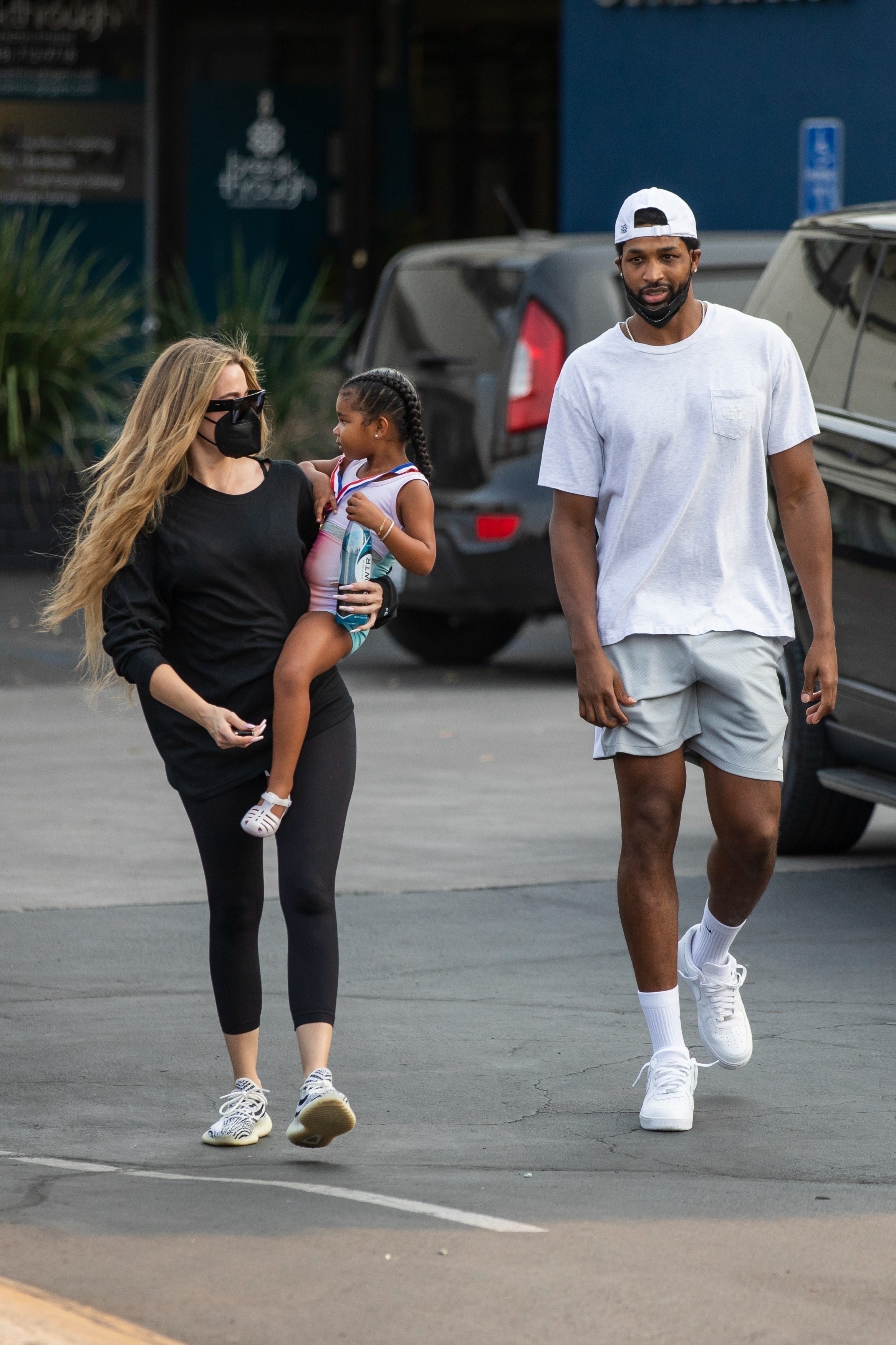 Access_Kardashian_12.jpg